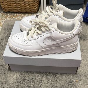 Air Force 1s - White Sneakers
